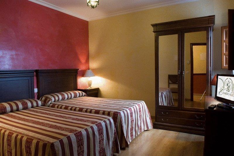 Hotel Esmeralda Osuna Extérieur photo