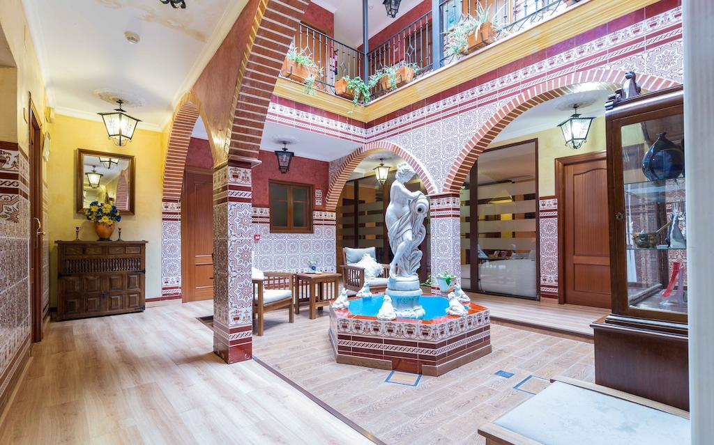 Hotel Esmeralda Osuna Extérieur photo